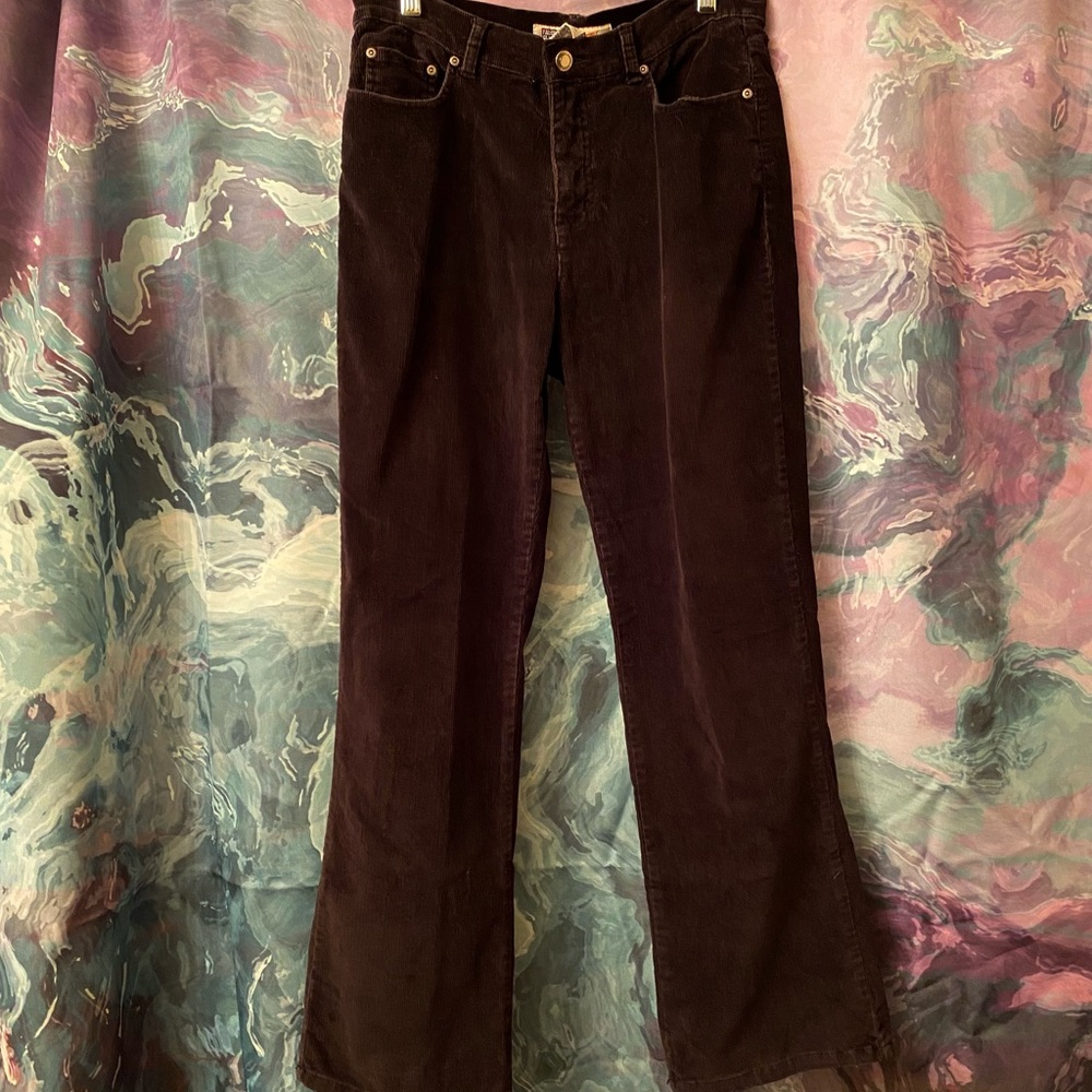 Womens corduroy stretch jeans.  Ladies 8 petite. 98% Cotton 2% spandex. Black